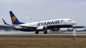 Un avión de Ryanair, que aterrizó de emergencia en el Prat por un problema técnico / RYANAIR