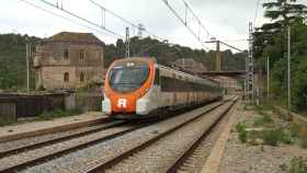 Un tren de la R4 de Rodalies  / RENFE