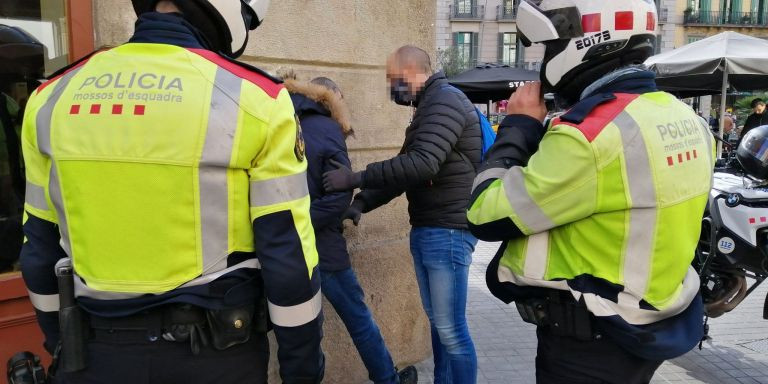 Los Mossos identifican a ladrones multireincidentes en Barcelona / MOSSOS 