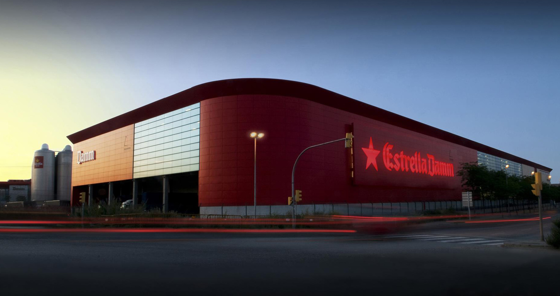 Fábrica de Estrella Damm en el Prat de Llobregat en la que la empresa ha invertido 25 millones / DAMM