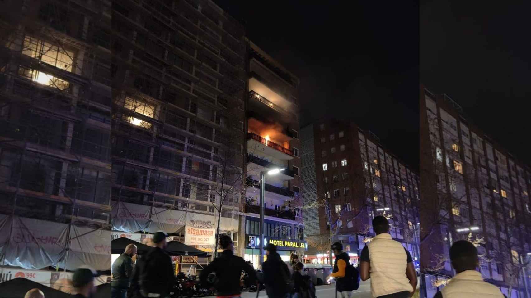Incendio en un piso de la avenida Paral·lel en Barcelona / METRÓPOLI