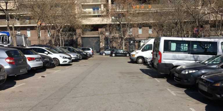 Plazas de aparcamiento que se perderán con el nuevo mercado / METRÓPOLI - RP