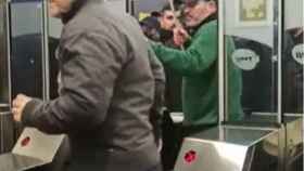 Aficionados italianos colándose en el metro / CEDIDA