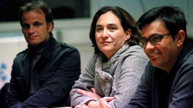 Ada Colau, entre Jaume Asens y Gerardo Pisarello / EFE