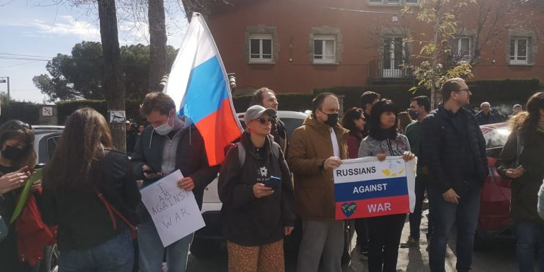 Concentración frente al Consulado de Rusia en Barcelona / METRÓPOLI