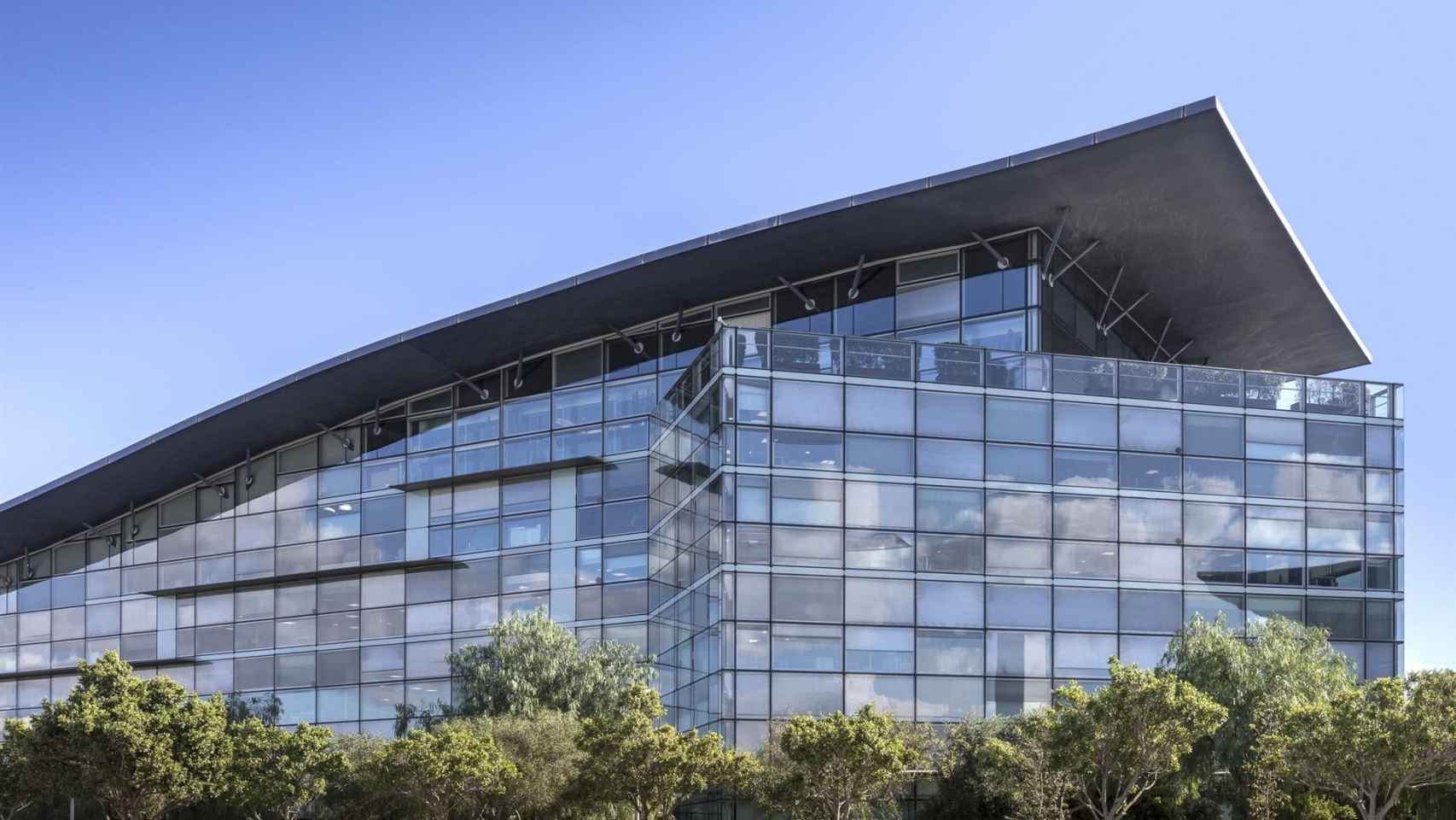 Edificio que acoge la nueva sede de Volkswagen Group España Distribución / SAVILLS AGUIRRE NEWMAN - Rafael Vargas