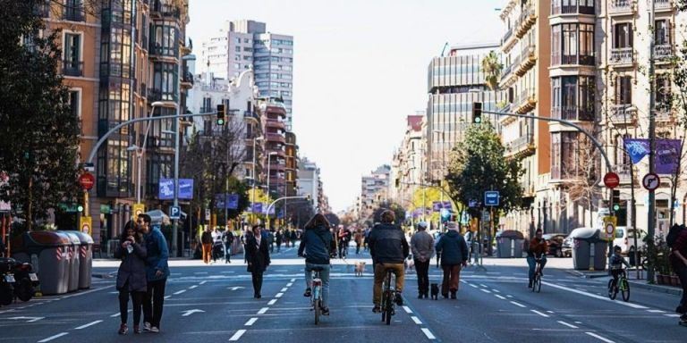 Programa 'Obrim Carrers' en la calle de Aragó / AJ BCN