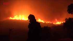 Imagen de un bombero en un incendio forestal / GENERALITAT DE CATALUNYA