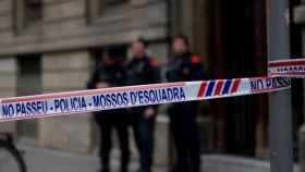 Cordón policial de Mossos d'Esquadra por un asesinato machista en la provincia de Barcelona en una imagen de archivo / EFE