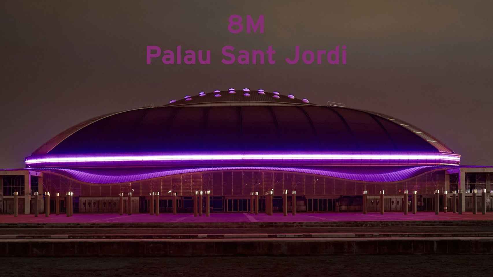 El Palau Sant Jordi, iluminado con luz violeta / PALAU SANT JORDI