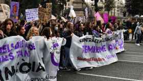 Manifestacion estudiantil este martes por el 8-M en Barcelona / LUIS MIGUEL AÑÓN