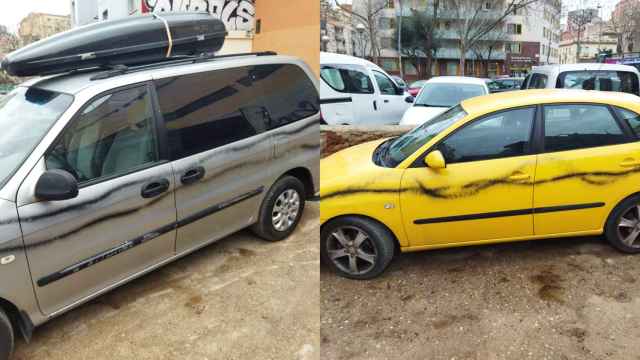 Dos de los coches vandalizados en el aparcamiento del Baix Guinardó / METRÓPOLI