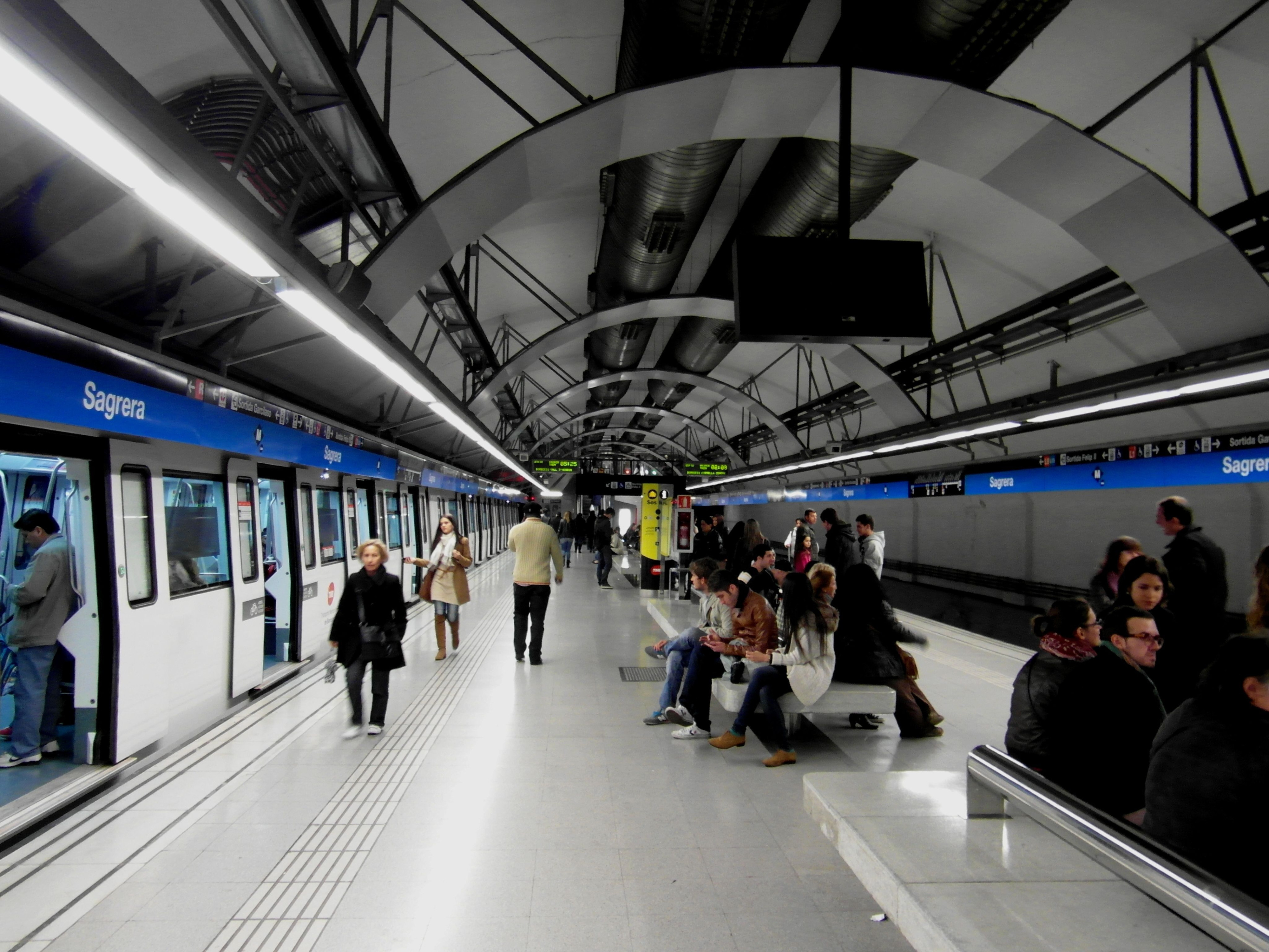 Línea 5 del metro de Barcelona en la estación de La Sagrera