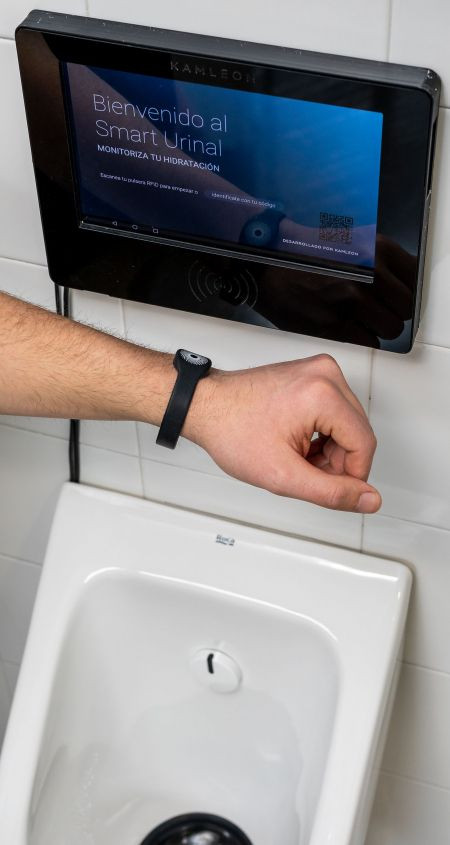 Urinario inteligente que se ha instalado recientemente en el Hospital del Mar / CEDIDA