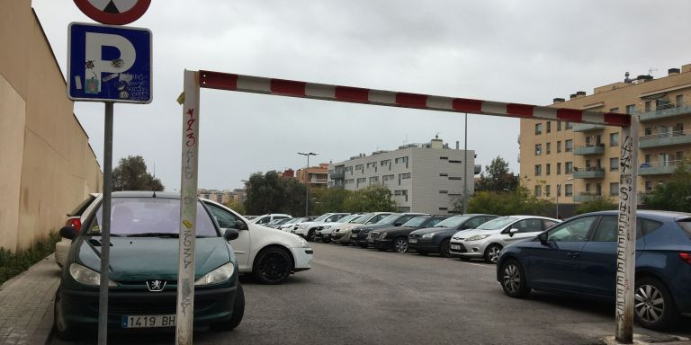 Entrada al aparcamiento gratuito de Porta / METRÓPOLI - RP