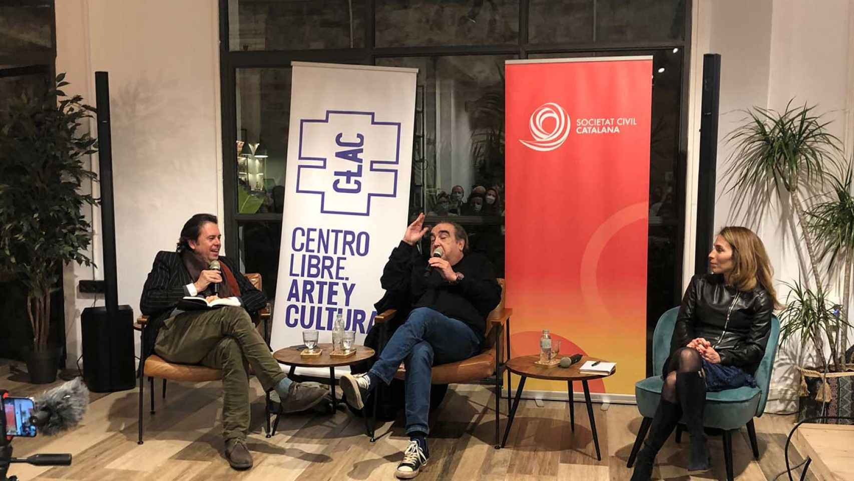 El crítico literario Andreu Jaume, Ramón de España y Eva Moll, editora de Vegueta / MA