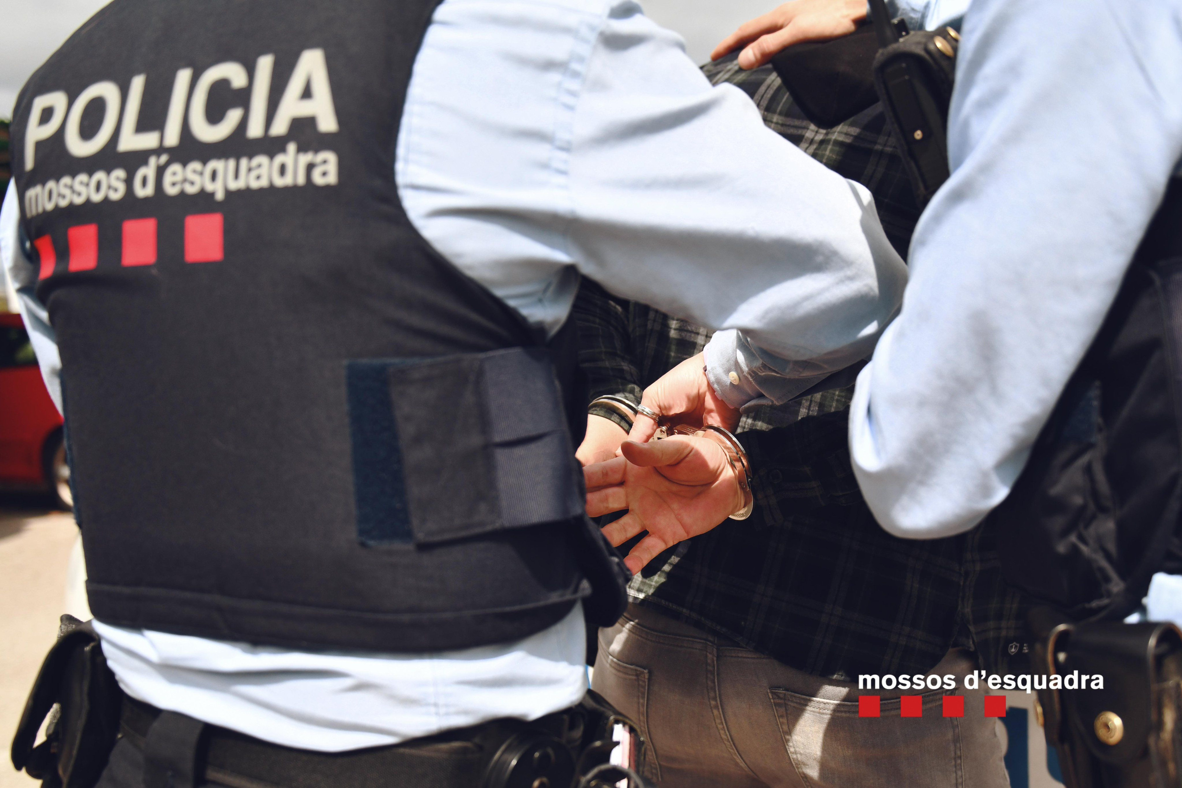 A prisión dos hombres por, presuntamente, cometer un robo con fuerza en un restaurante de Sant Cugat / MOSSOS D'ESQUADRA