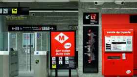 Máquinas expendedoras de billetes en el metro de Barcelona / TMB