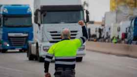 Un transportista en huelga en el Port de Barcelona / EUROPA PRESS
