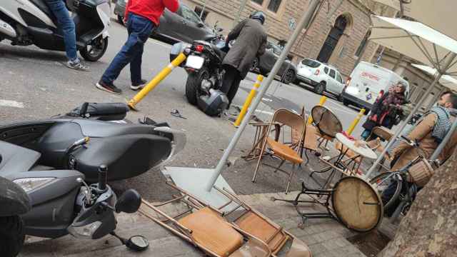 La terraza del bar afectada por el accidente, este martes / CEDIDA - ANGELITO T CABRERA