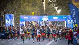 Salida de una edición anterior de la media maratón de Barcelona / E DREAMS MITJA MARATÓ
