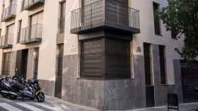 Un edificio adquirido por el Ayuntamiento de Barcelona para vivienda social en una imagen de archivo / AJ BCN
