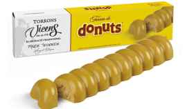 Un estuche del turrón de donuts elaborado por Torrons Vicens y Donuts / TORRONS VICENS