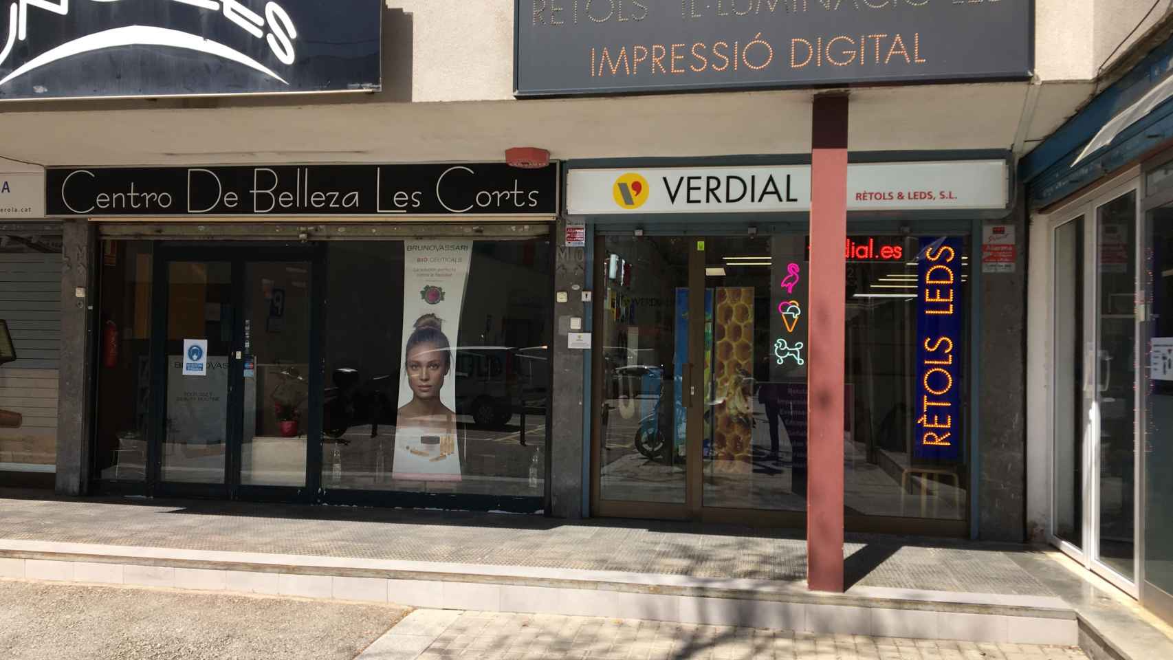 Comercios en la calle del Doctor Nubiola i Espinós, en Les Corts / METRÓPOLI - RP