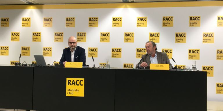 Ricard Casalins, Responsable de Proyectos de Movilidad del RACC, junto a Josep Mateu, presidente del RACC / METRÓPOLI - RP