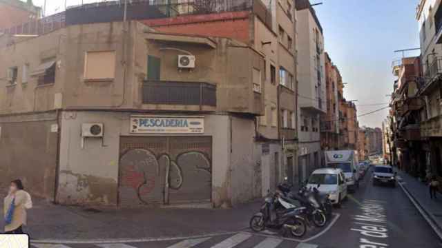 El bloque donde se encuentra la iglesia ilegal de la calle Montseny / GOOGLE MAPS