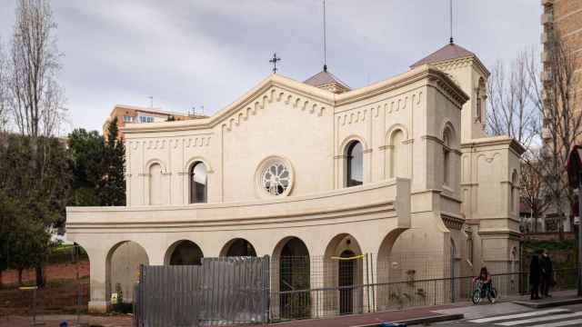 Fachada de la iglesia para los enfermos del Hospital Mental / INMA SANTOS