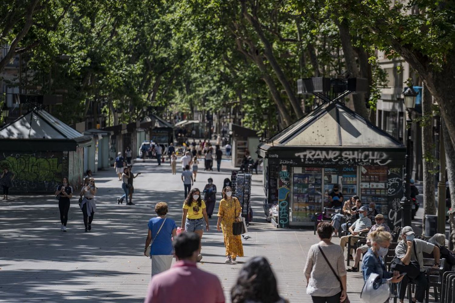 Imagen de gente paseando por la Rambla de Barcelona / AYUNTAMIENTO DE BARCELONA