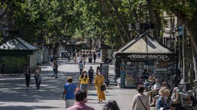 Imagen de gente paseando por la Rambla de Barcelona / AYUNTAMIENTO DE BARCELONA