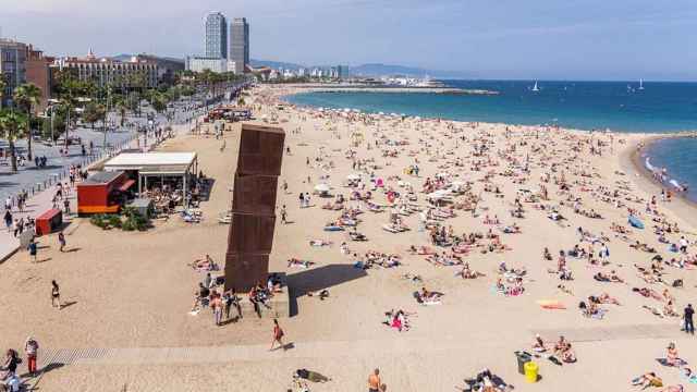 Muchos bañistas en las playas de Barcelona / AYUNTAMIENTO DE BARCELONA