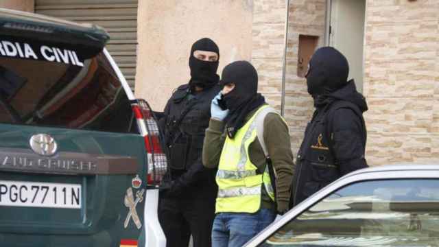 Uno de los detenidos en un operativo en Badalona por su vinculación con una célula terrorista que captaba jóvenes para grupos yihadistas / CNP