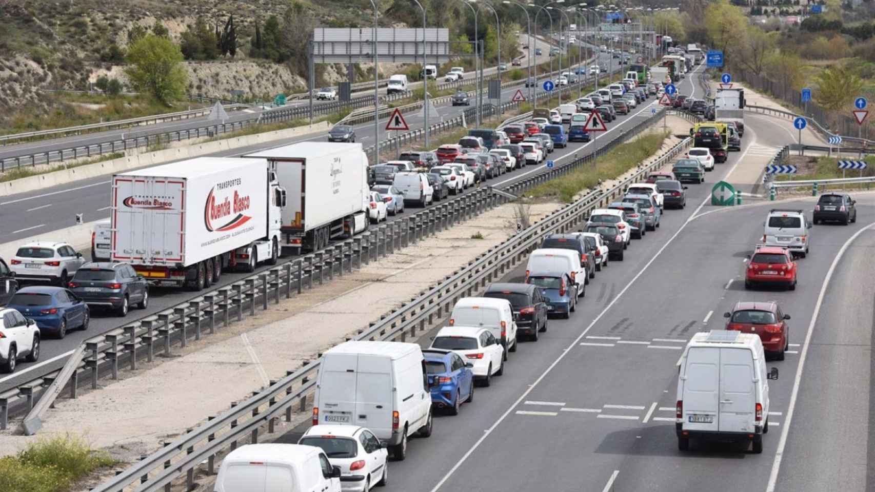 Tráfico denso en las carreteras catalanas en la operación retorno / EUROPA PRESS