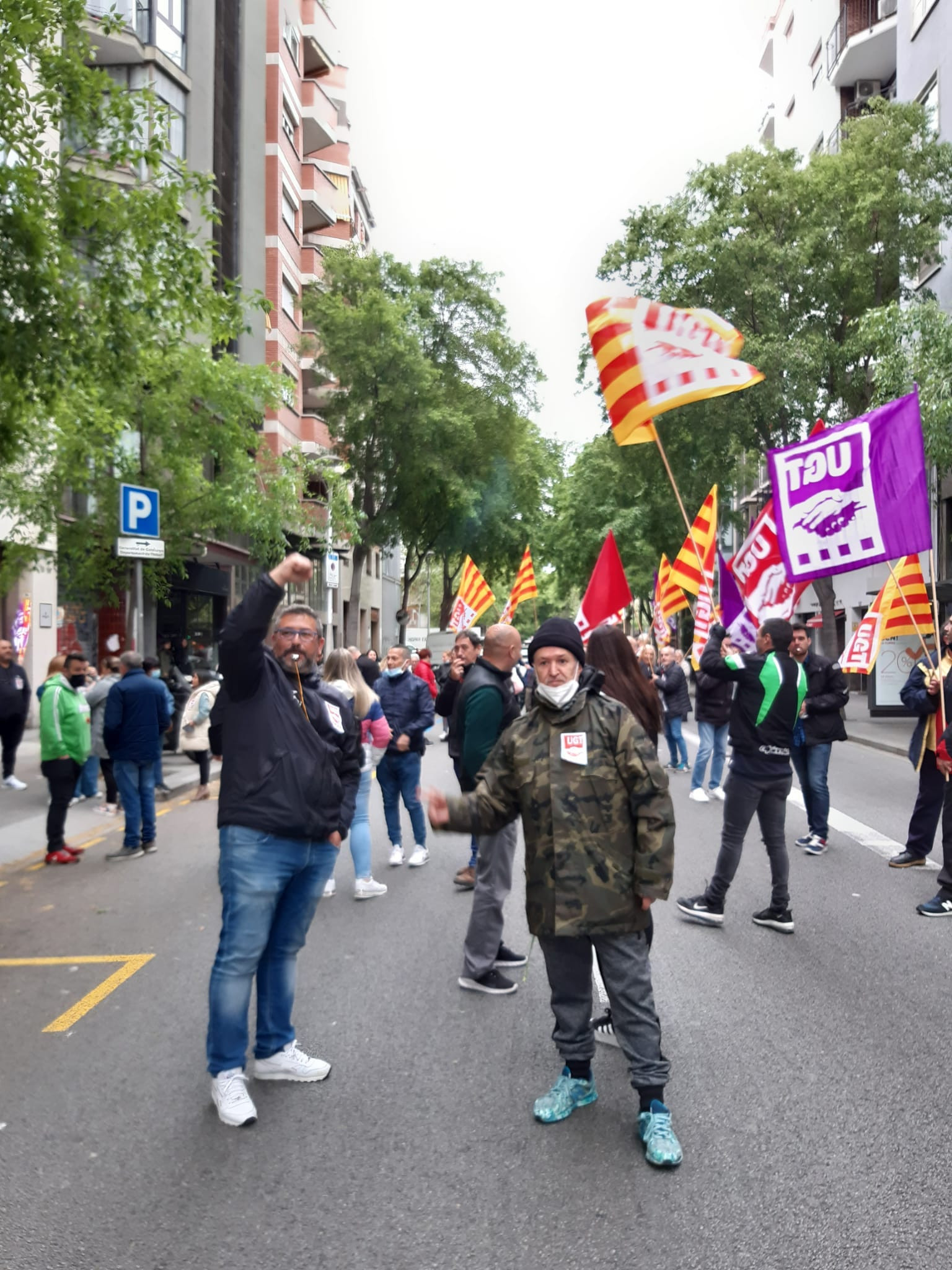 Trabajadores del servicio de limpieza y recogida de basuras de Barcelona, frente a la sede del departament de Treball / CEDIDA