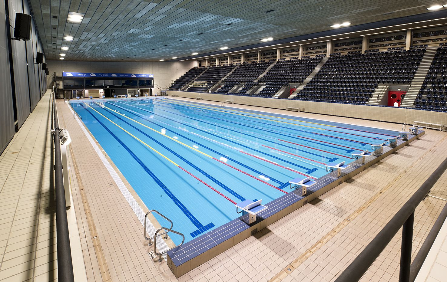 Imagen panorámica de la piscina olímpica de Sant Jordi en Barcelona / SANT JORDI
