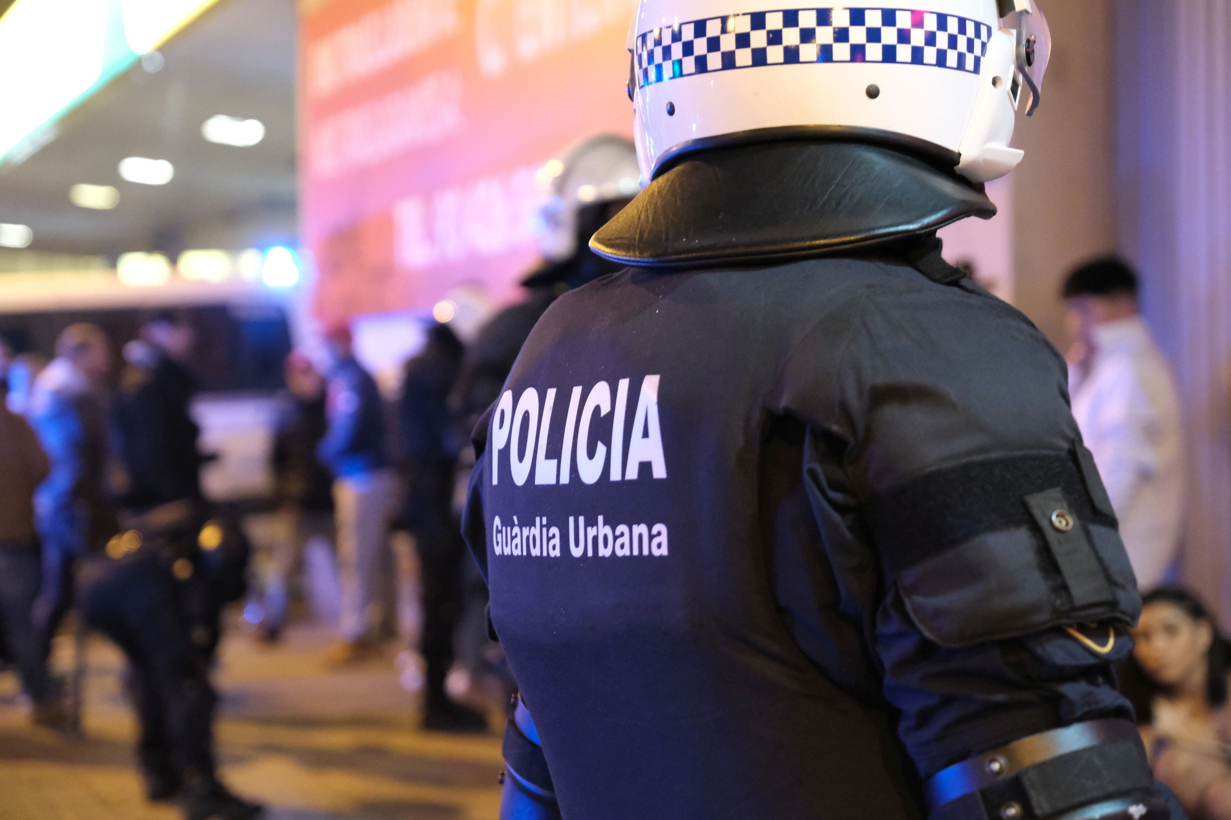 Dispositivo policial en la discoteca Brisas de Luxe de Barcelona / GUARDIA URBANA