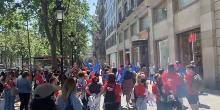 Protesta de los trabajadores de H&M el pasado mes de mayo por el cierre de tiendas / METRÓPOLI