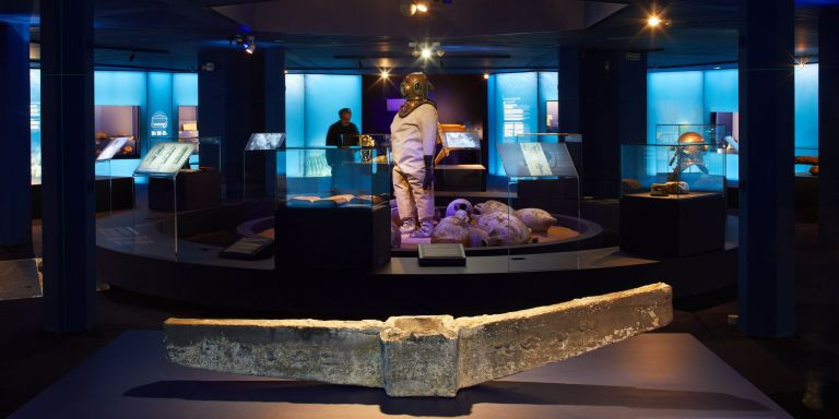 Así es la exposición 'Naufragis. Història submergida' del Museu d'Arqueologia de Catalunya / PEPO SEGURA