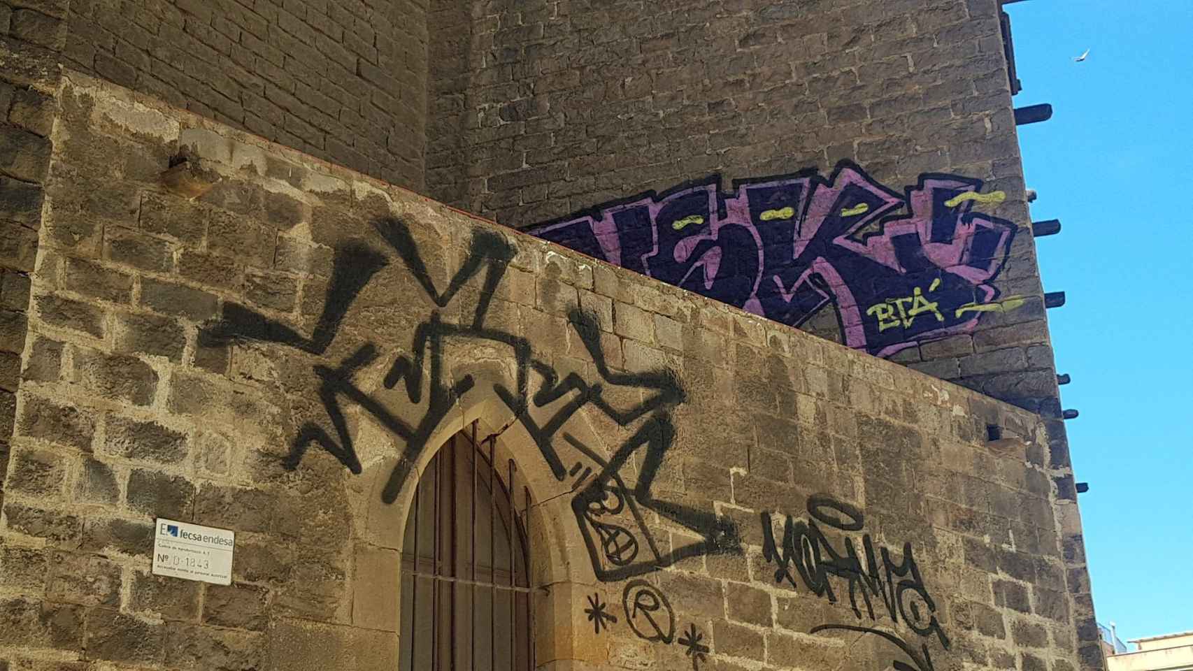 Graffiti en la basílica de Santa Maria del Pi/ JR