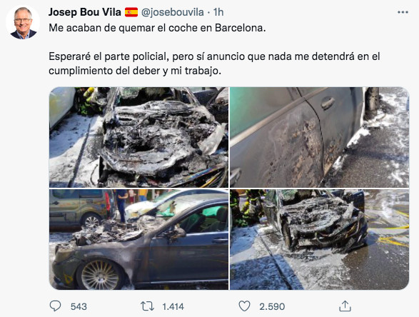 Tuit de Josep Bou con imágenes de su coche quemado / TWITTER JOSEP BOU