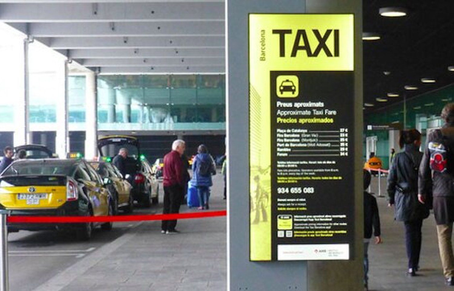 Parada de taxis en el aeropuerto de Barcelona / IMET