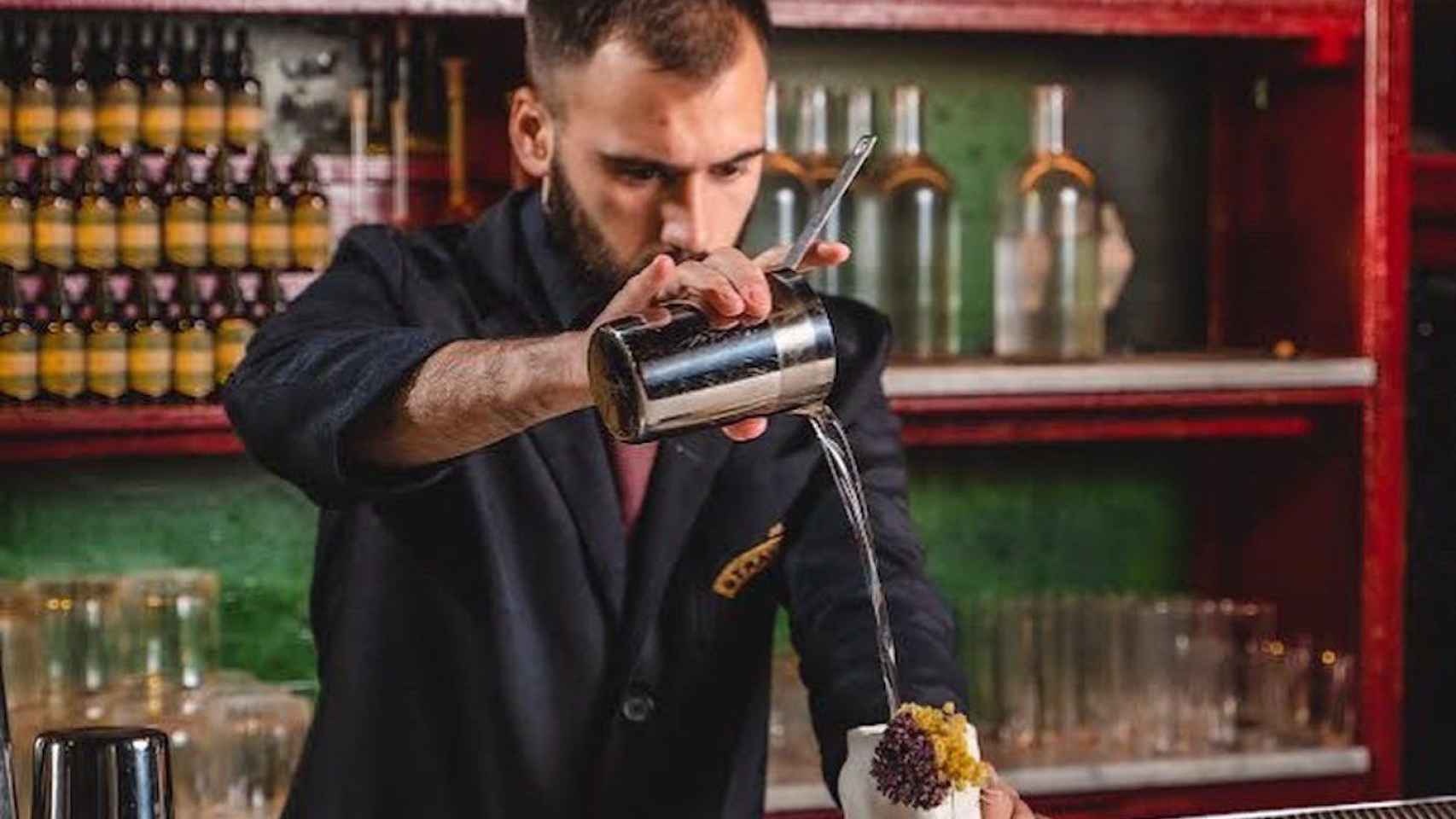 Imagen de archivo de un barman en una coctelería / INSTAGRAM