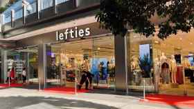 Exterior de la nueva tienda de Lefties en el centro comercial Splau / CEDIDA