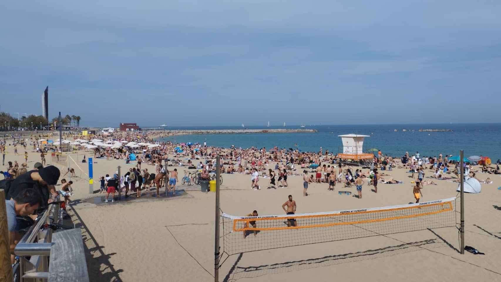 La playa Nova Icària de Barcelona el pasado sábado / METRÓPOLI