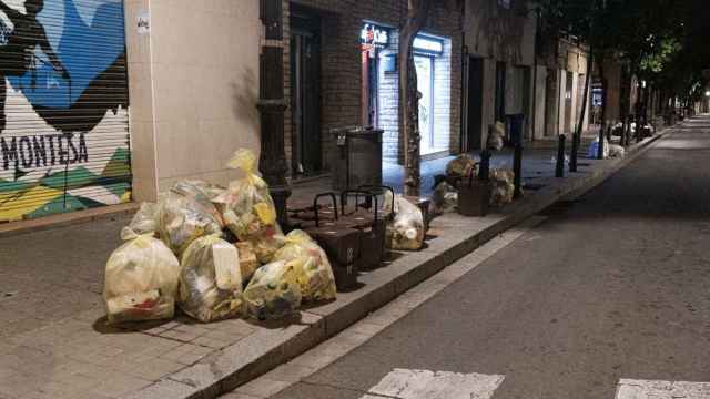 Residuos en la calle en Sant Andreu / METRÓPOLI