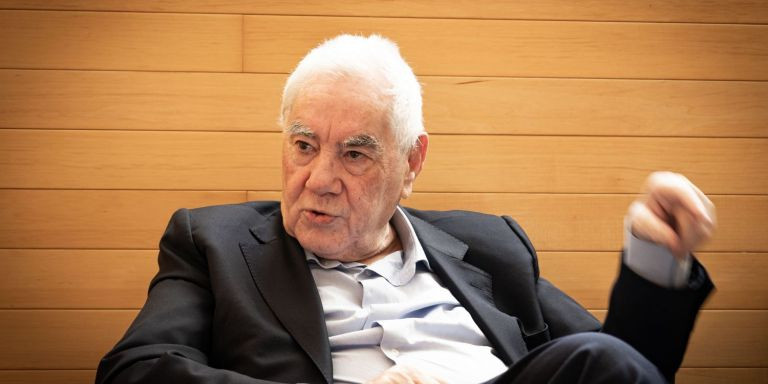 El líder de ERC en Barcelona, Ernest Maragall, durante una entrevista para Metrópoli / METRÓPOLI - LUIS MIGUEL AÑÓN