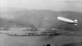 El dirigible alemán Graf Zeppelin visto en Barcelona